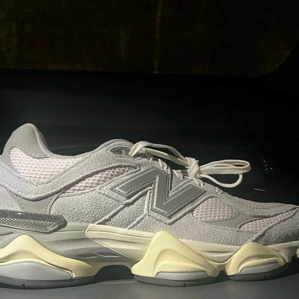 New Balance White Sneakers - Picture 9 of 9